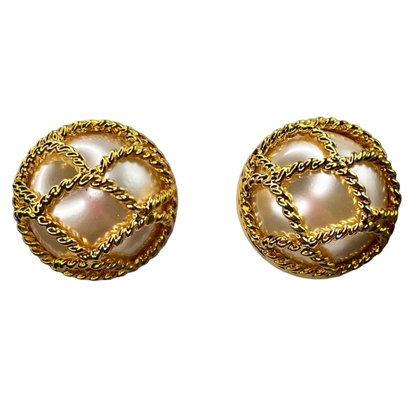 Joan Rivers Jewelry - Vintage Joan Rivers Caged Faux Mabe Pearl Earrings color Gold pre owned like new